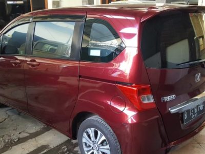 Honda freed 2012