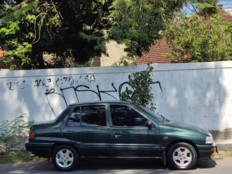 Classy 1990 plat AB pajak on