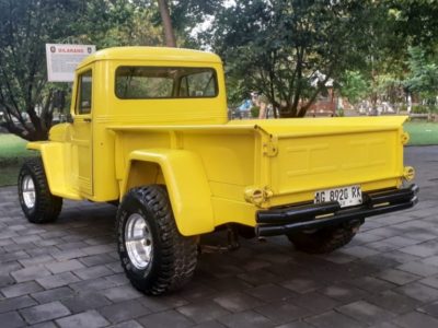Pickup jeep