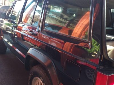 Jeep Cherokee AD solo