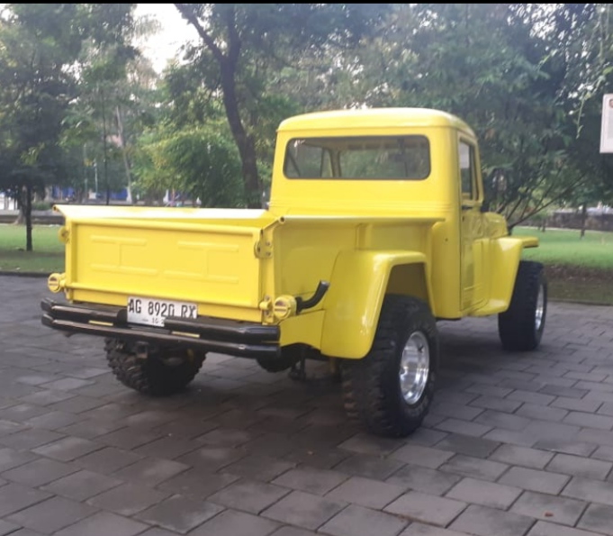 Pickup jeep